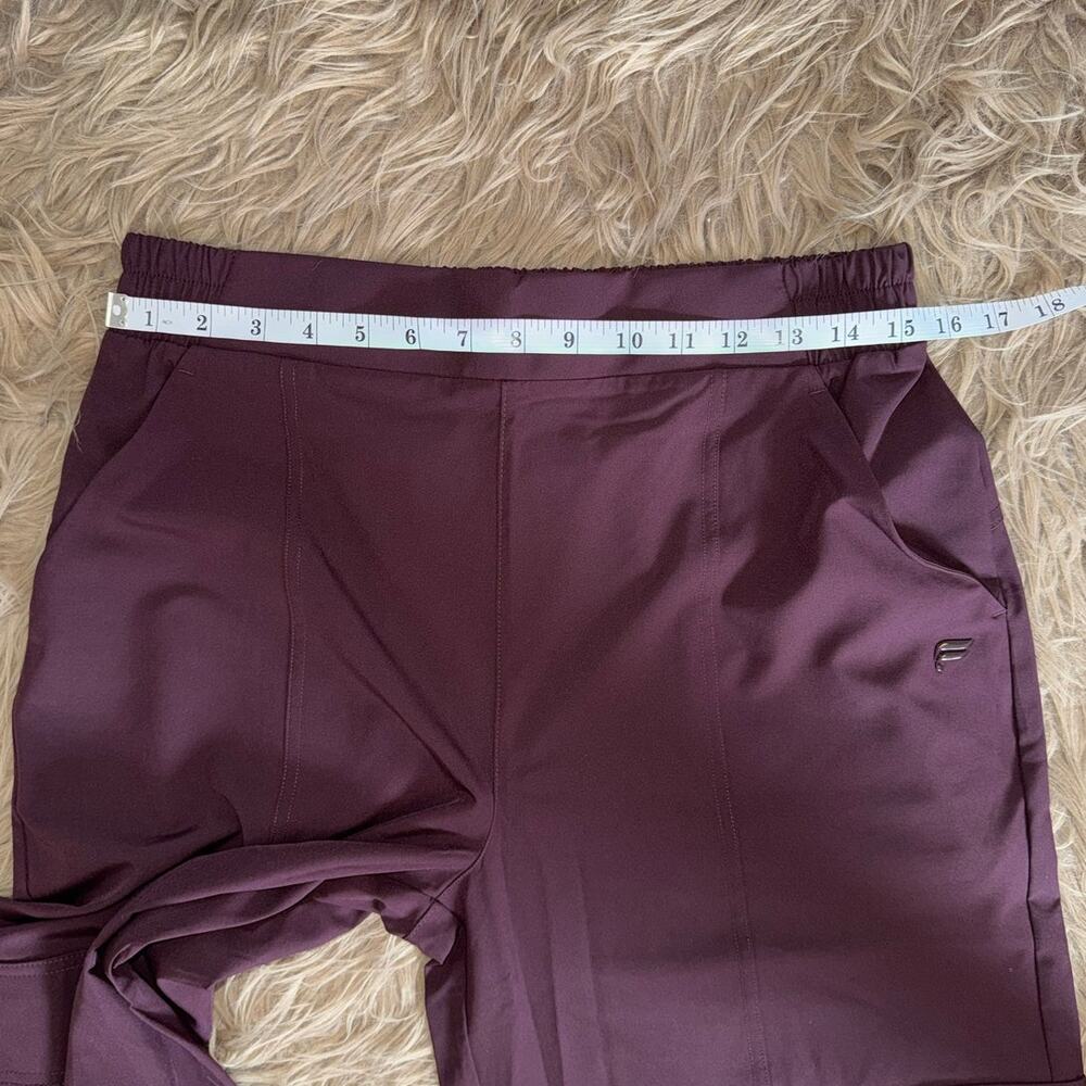 New Fabletics Downtown Wide Leg Cargo Pant Oxblood Women’s size M - Picture 10 of 13
